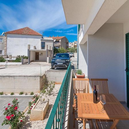 Beachfront Apartments Villa Sisa Primošten Extérieur photo