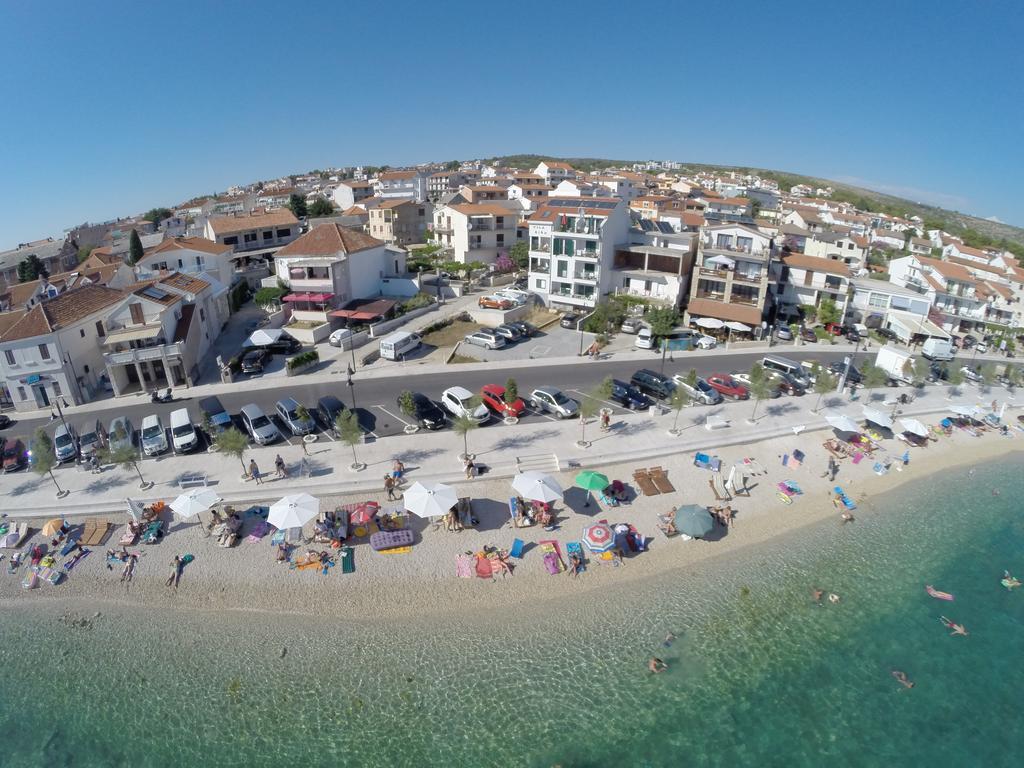 Beachfront Apartments Villa Sisa Primošten Extérieur photo