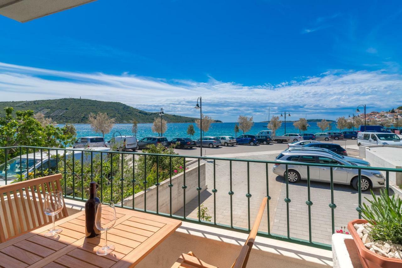 Beachfront Apartments Villa Sisa Primošten Extérieur photo