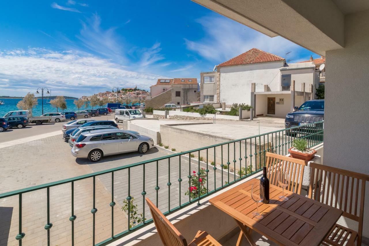 Beachfront Apartments Villa Sisa Primošten Extérieur photo